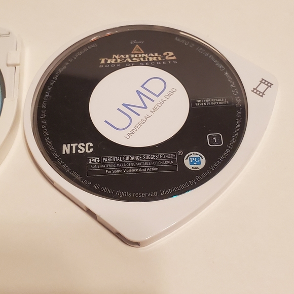 PSP Game and movie bundle - Picture 2 of 5